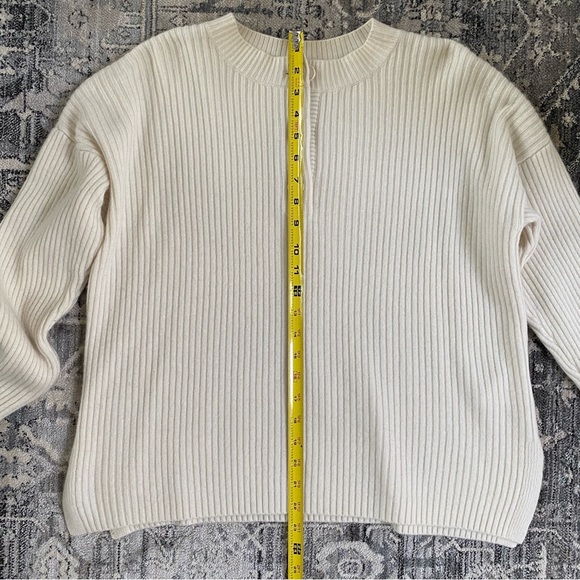 Club Monaco Cashmere Wool Sweater - Picture 4 of 6